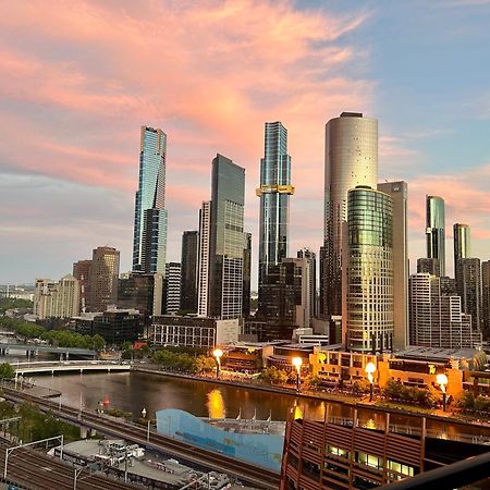 Aura2107, 2 Bedroom Apartment With Balcony, Stunning Yarra River And City Views Melbourne Buitenkant foto