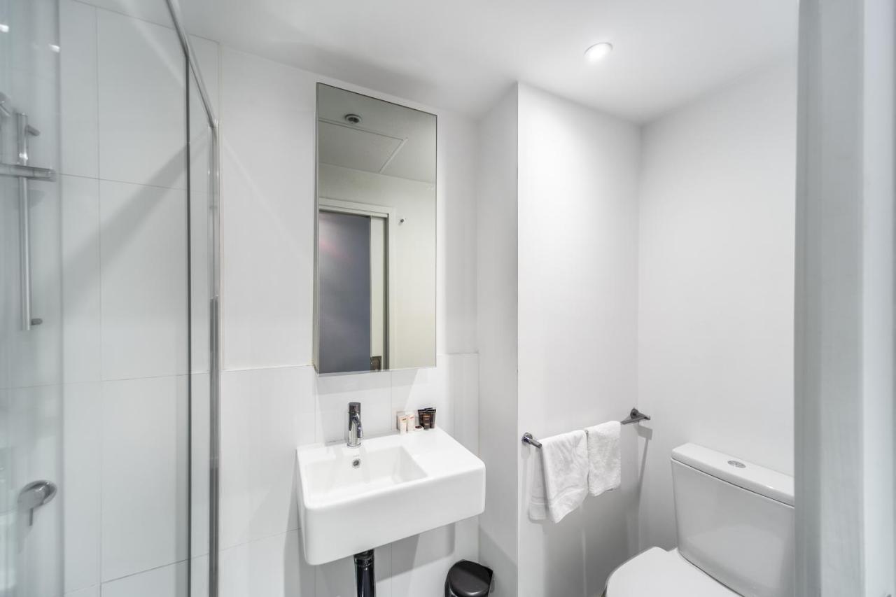 Aura2107, 2 Bedroom Apartment With Balcony, Stunning Yarra River And City Views Melbourne Buitenkant foto