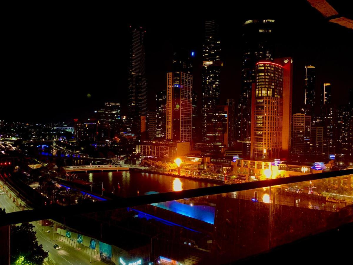 Aura2107, 2 Bedroom Apartment With Balcony, Stunning Yarra River And City Views Melbourne Buitenkant foto